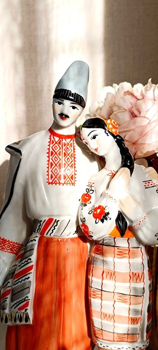 Винтажная статуэтка Левко и Галя , Майская ночь, Киев СССР