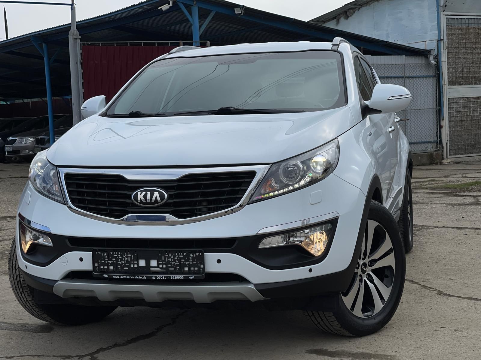 Kia Sportage anul 2012 luna 12.motor 2.0Crdi automata 184 cp..