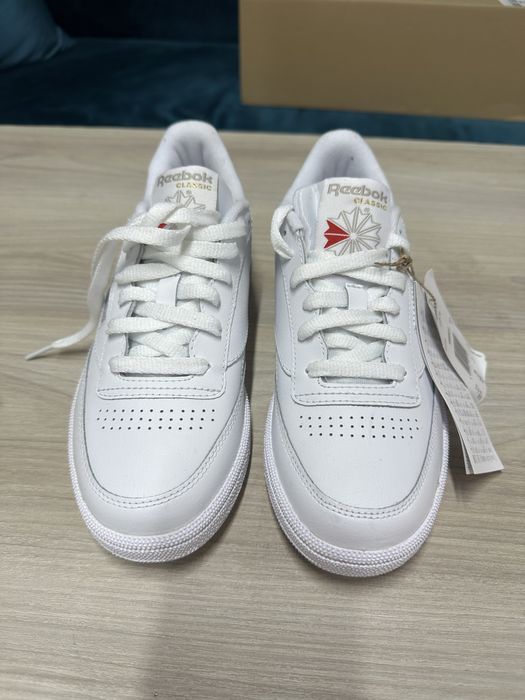 Сникърси Reebok Сlub С 85