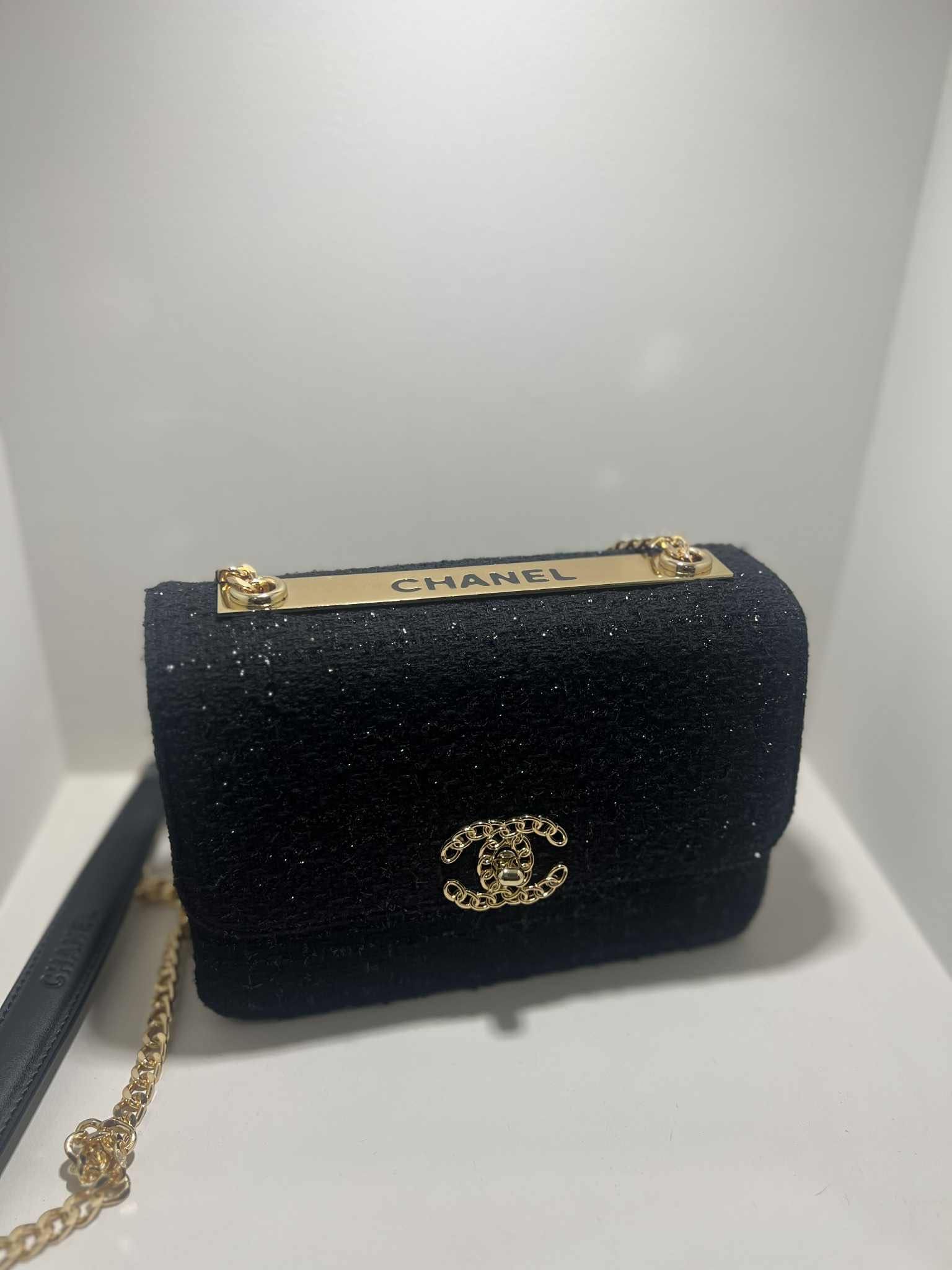Дамски чанти Guess/Chanel/Michael Kors/