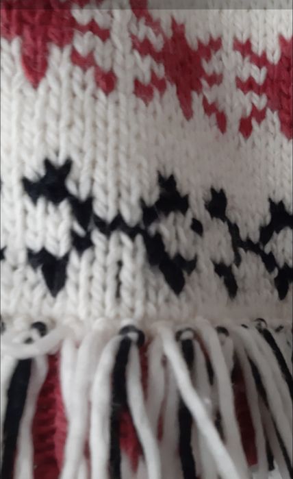 Pulover din lana si acryl,gros,moale, pufos,superb