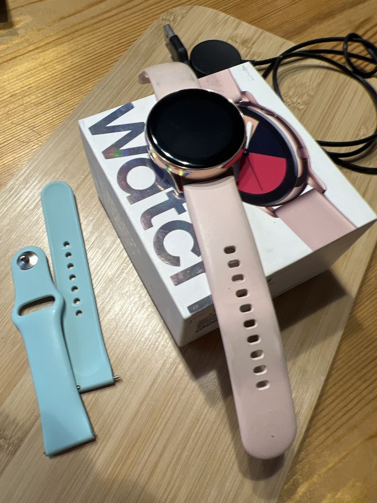 Часы Samsung Watch active