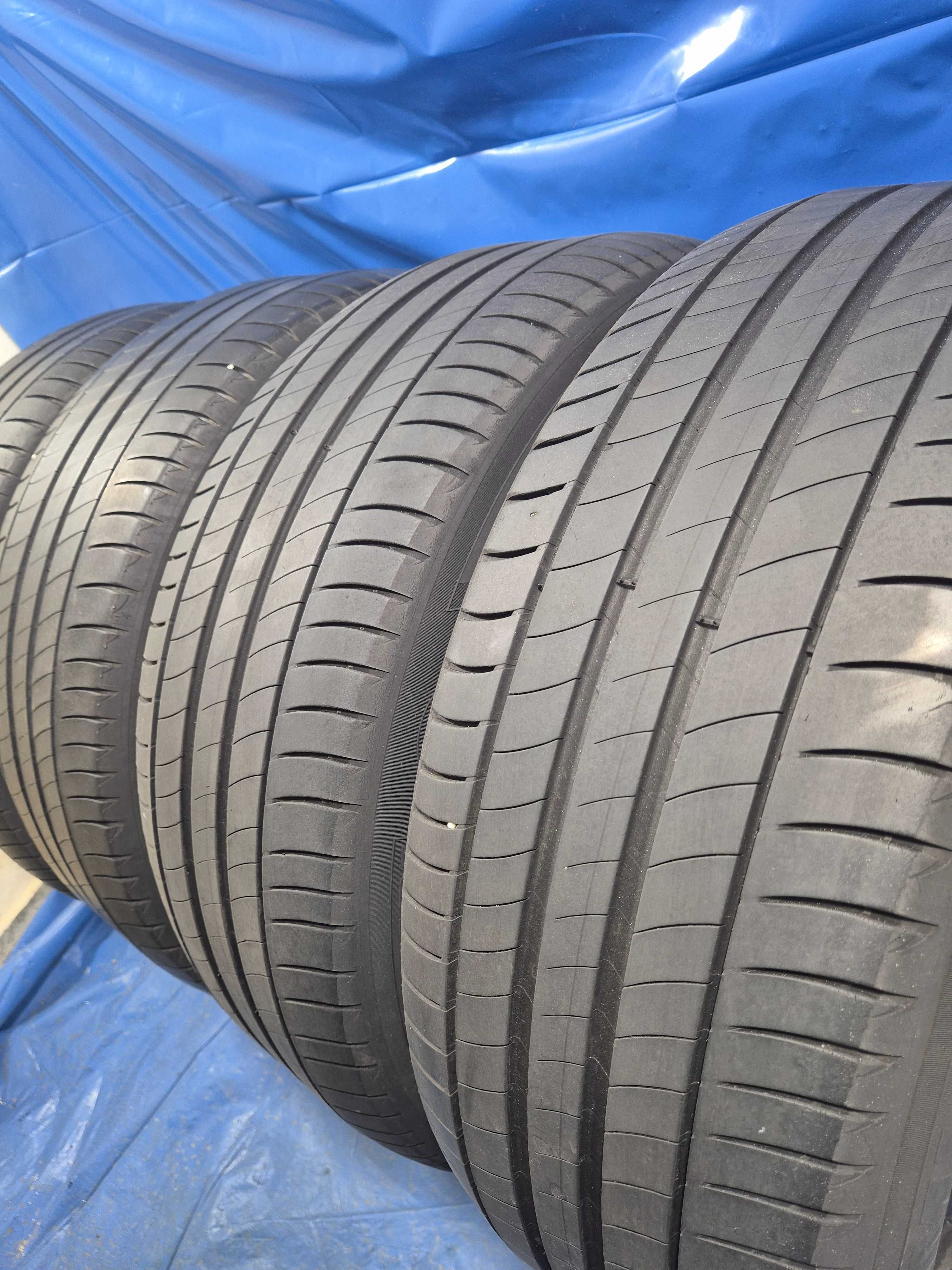 225/55/18 Michelin