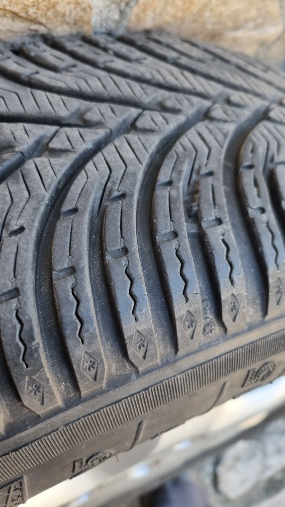Комплект джанти от Honda Odyssey 15" 5x114.3 със зимни гуми 195/65 R15