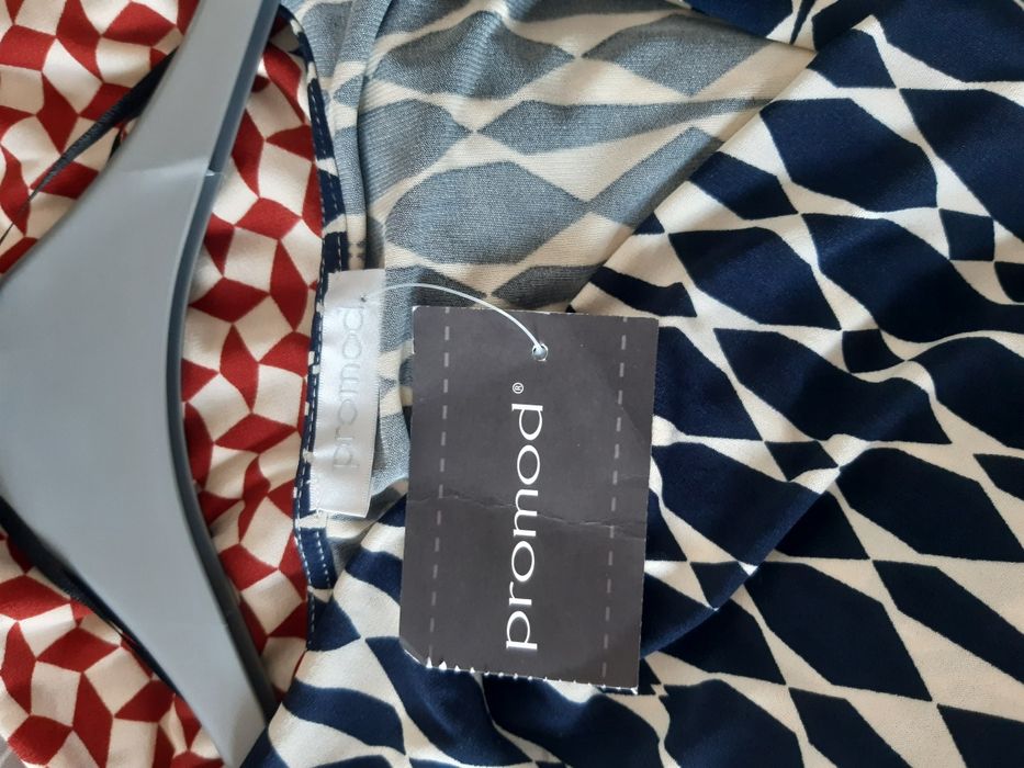 Rochii de la Zara, Etic, Promod