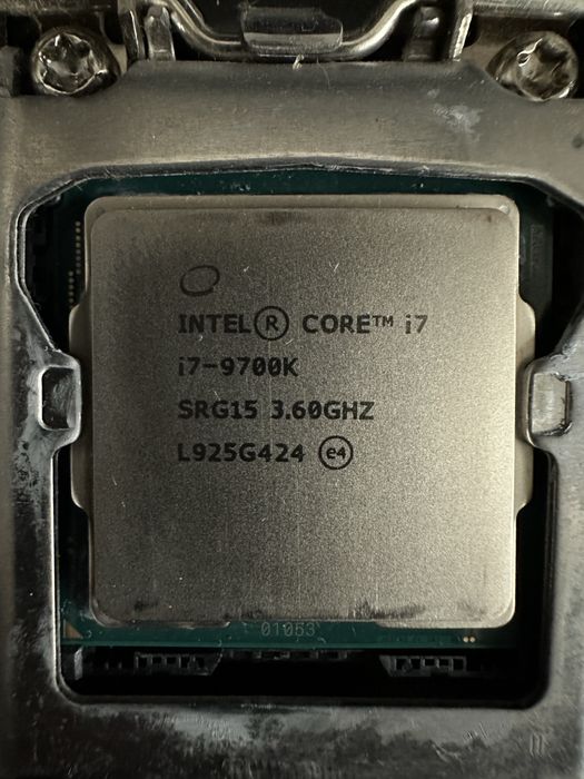 Kit Procesor I7-9700K Socket 1151 V2 + Cooler + Placa de baza Asus