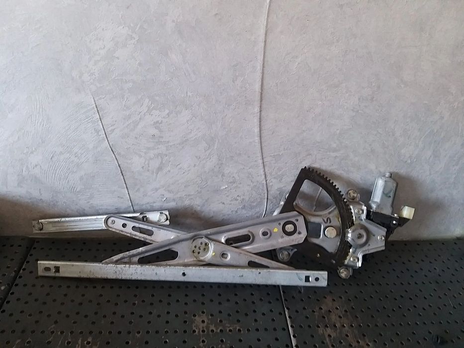 Macara cu motoras dreapta fata hyundai i20 988201j100 2621004670