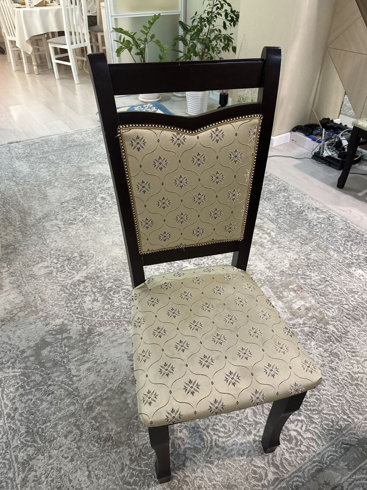 Продам стол с стульями