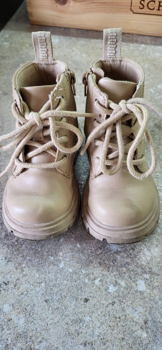 Обувки за малко момиченце  на Geox и Zara