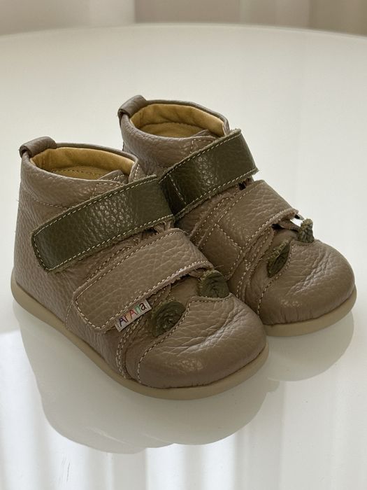 Ghete Barefoot Ariana