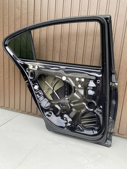 Usa st spate vw Passat B8 Limuzina cod de culoare LC9X 2015-2020