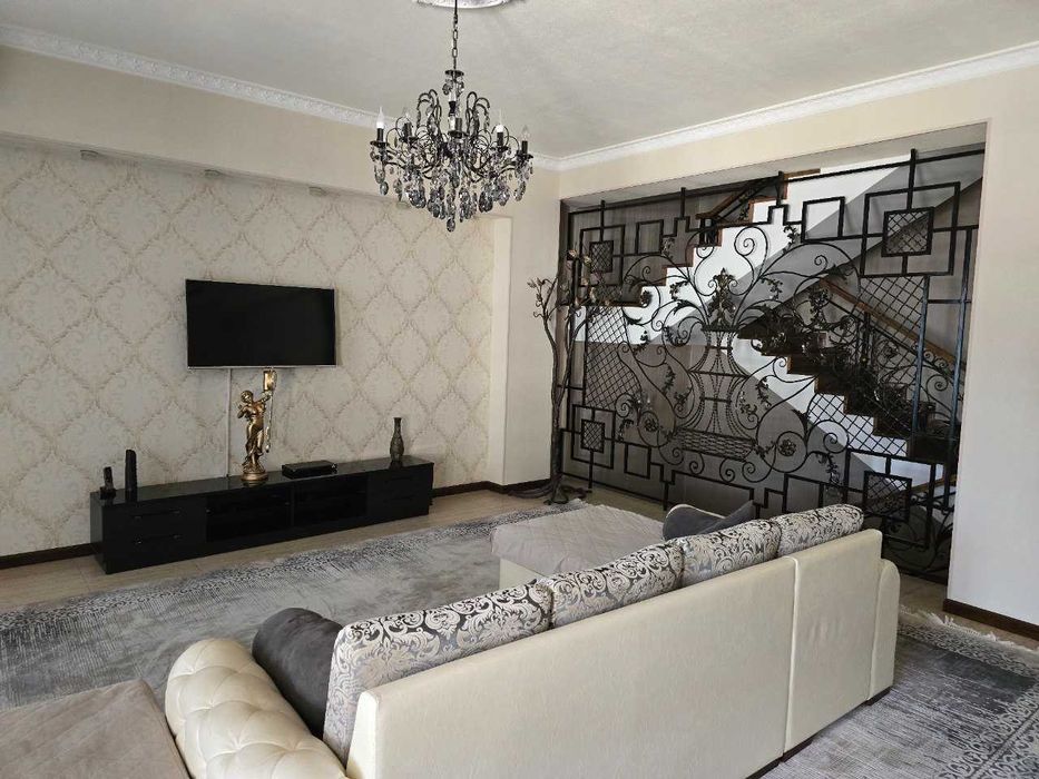 Продаю свой дом-участок в престижной махалле "Уста-Ширин" (раб. гор-к)