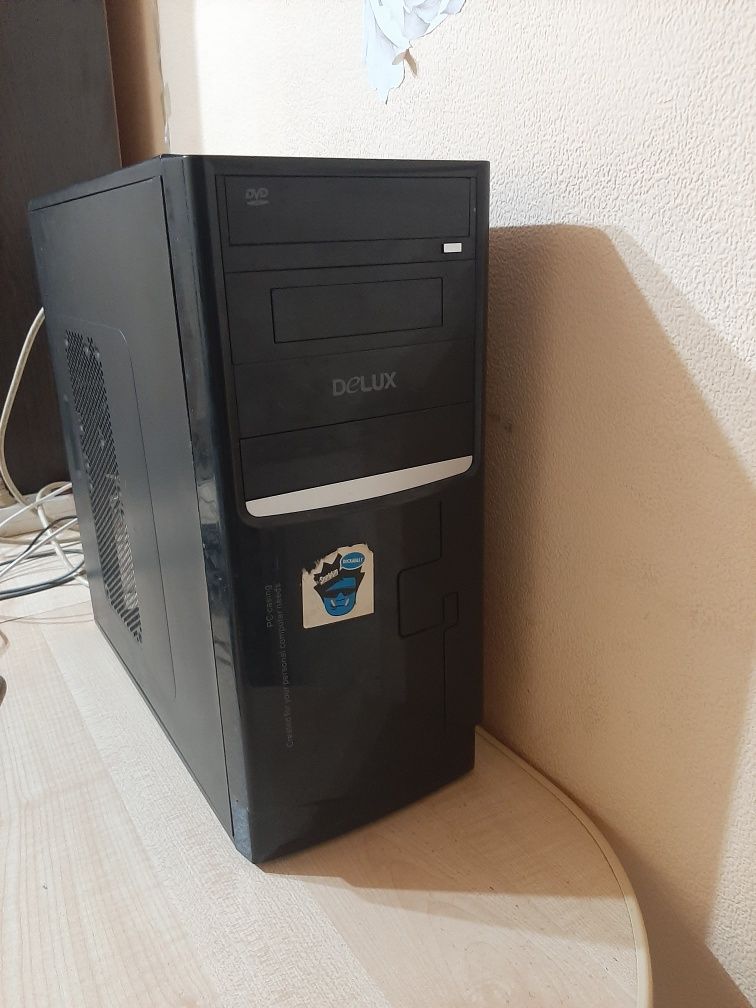 Intel i3 3240/DDR3 4GB/intel HD graphics/HDD 250GB
