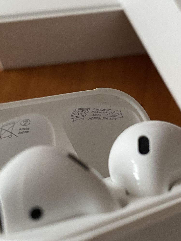 Apple AirPods Gen 2