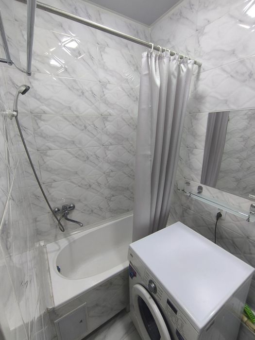 Продаю 1 ком. Бывшее общежитие Сергели 2.  Студия с обстановкой ремонт