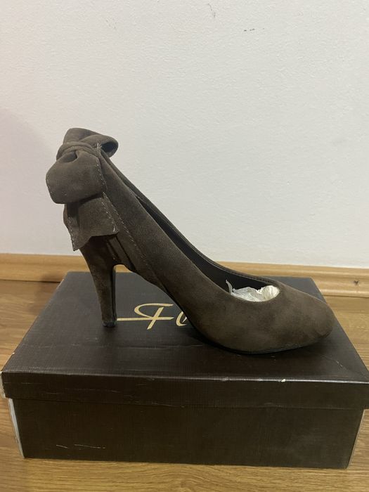 Pantofi cu toc maro