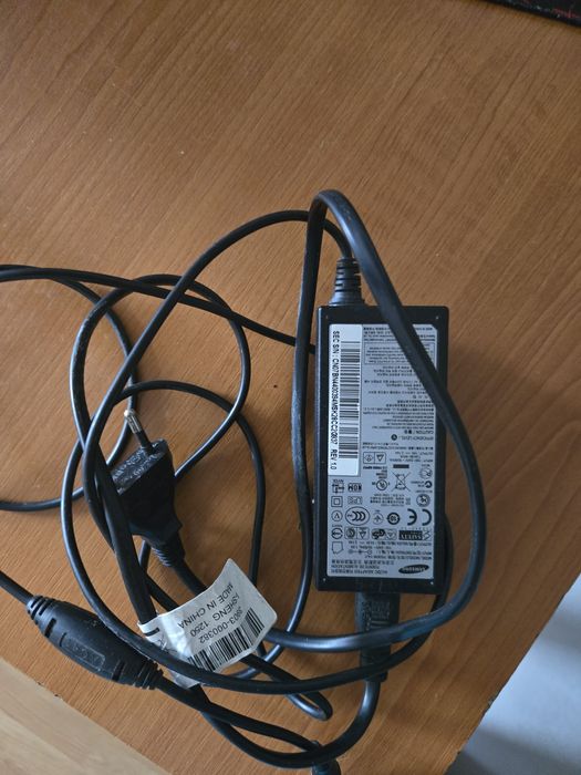 Vând monitor Samsung SyncMaster S23B300