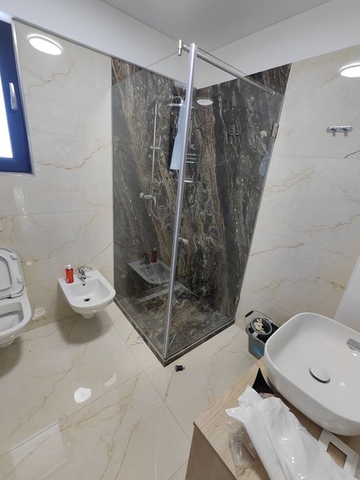 Uși,balustrade,cabine dus,închideri din sticla securizata