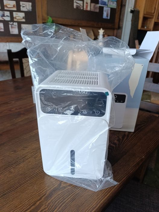 Мини влагоабсорбатор нов, тих с LCD дисплей и 12-часов таймер