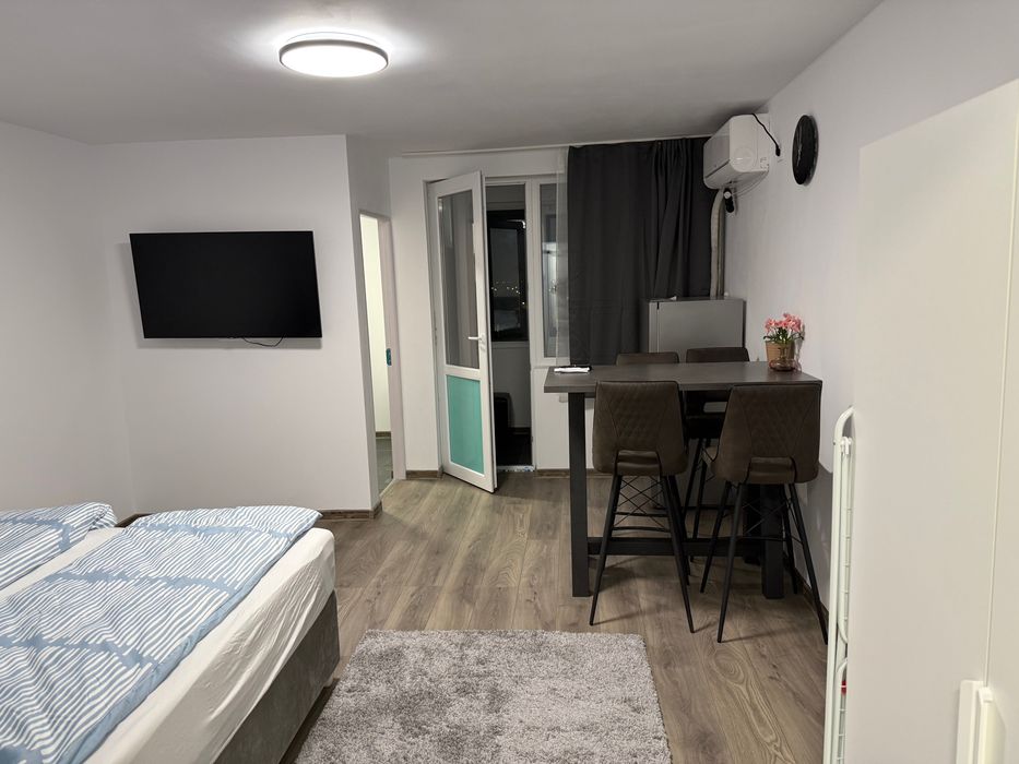 Inchiriez garsoniera in regin hotelier !