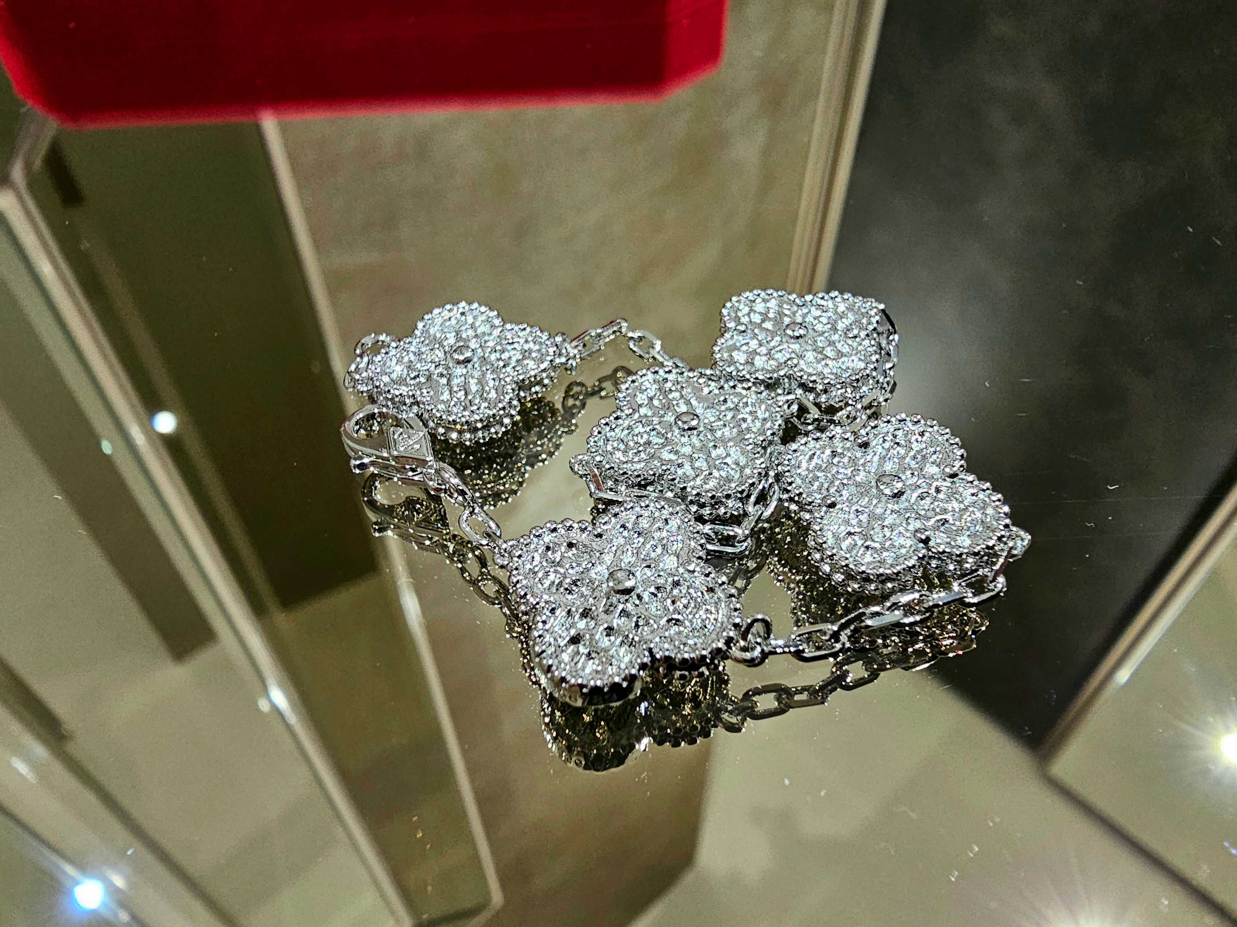 Van Cleef & Arpels VCA Silver 5 Motifs Vintage Alhambra Дамска Гривна