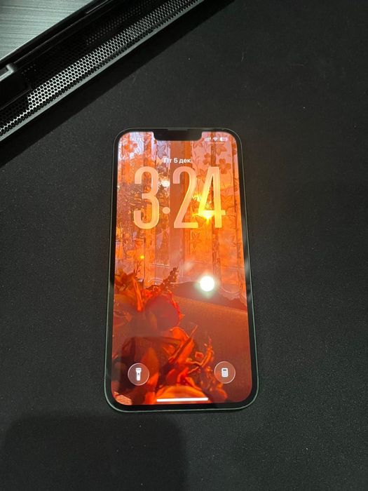 Продам 13 айфон