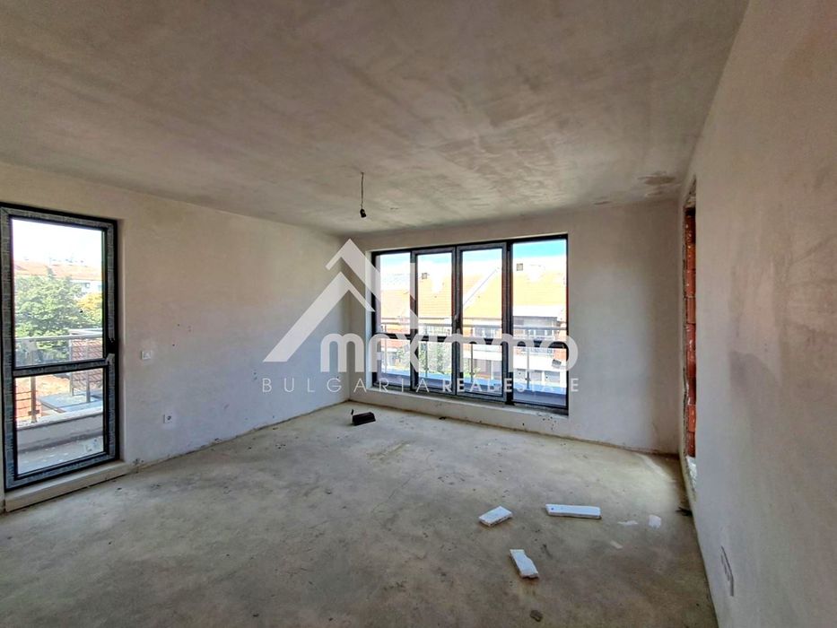 Продава се Мезонет в Варна, Централна поща - 211 кв.м за 1043 €/кв.м - Снимка #2