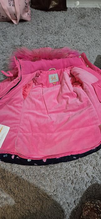 Продам детскую зимнию комбинезон. Для девочек