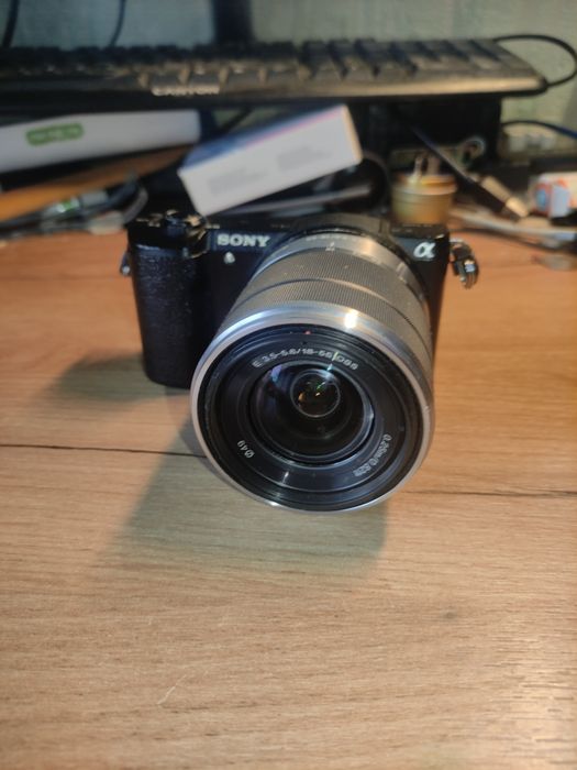 Sony A5100.  компактная беззеркальная камера с 24,3 матрицей