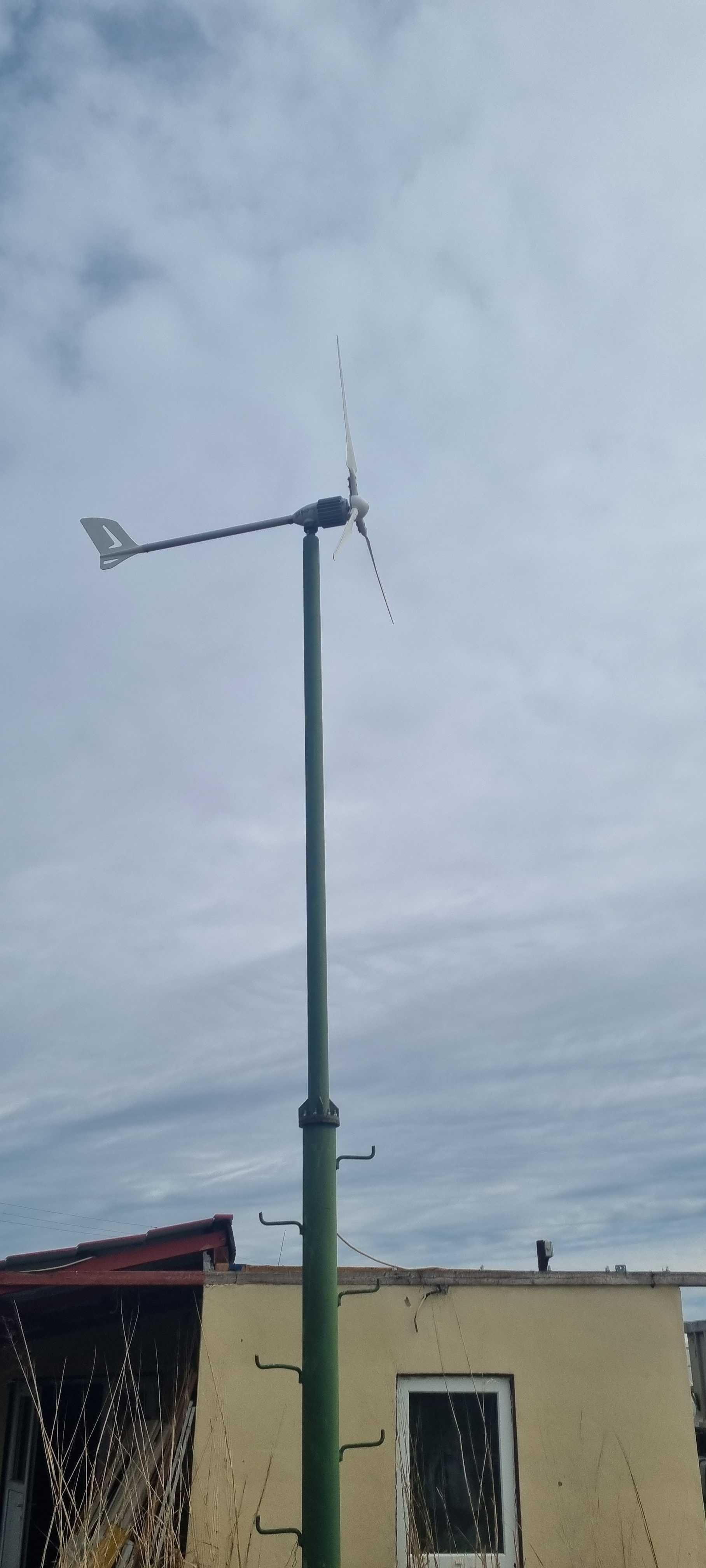 Eoliana 2000 w cu controler si stalp