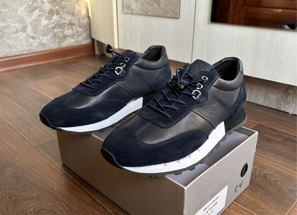 Кроссовки мужские новые