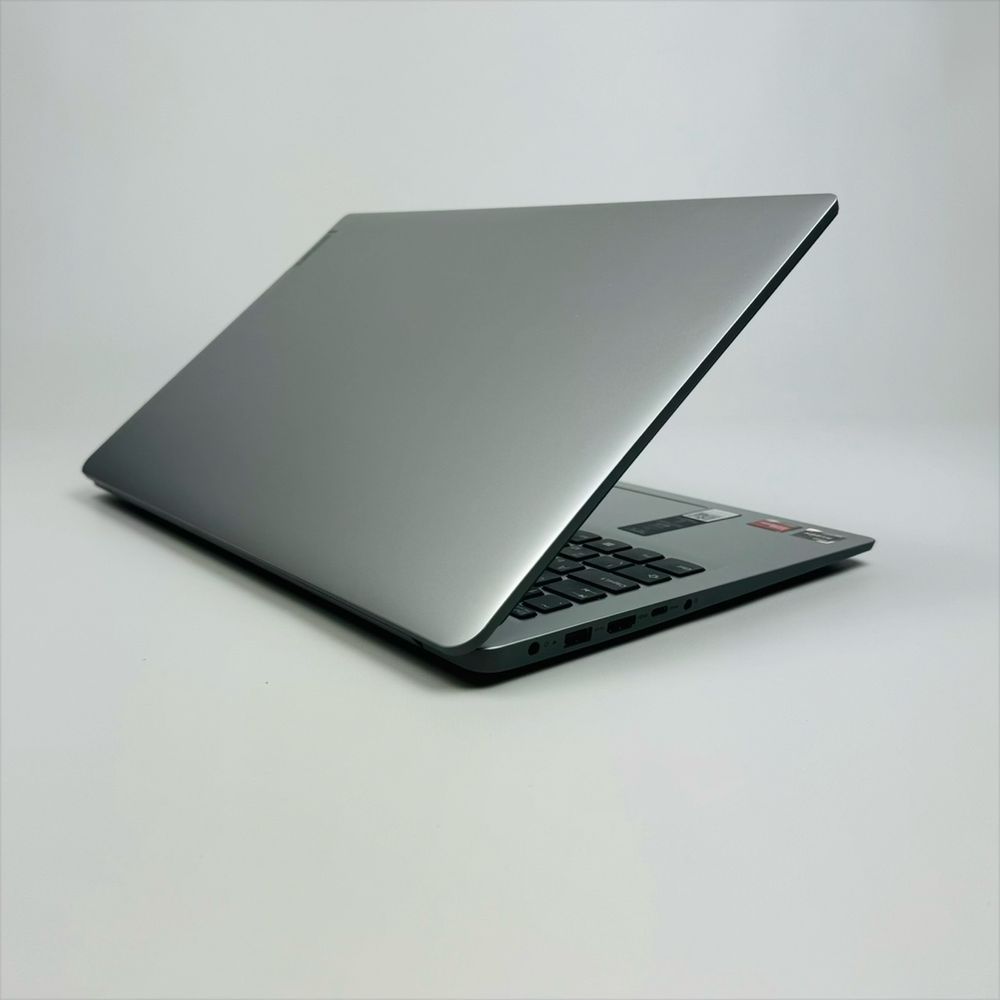 Lenovo IdeaPad/Ryzen 7 5700U/512GB NVMe/16GB RAM/15,6” IPS