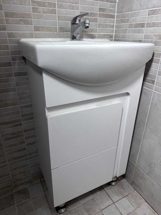 PVC шкаф със смесител Vidima