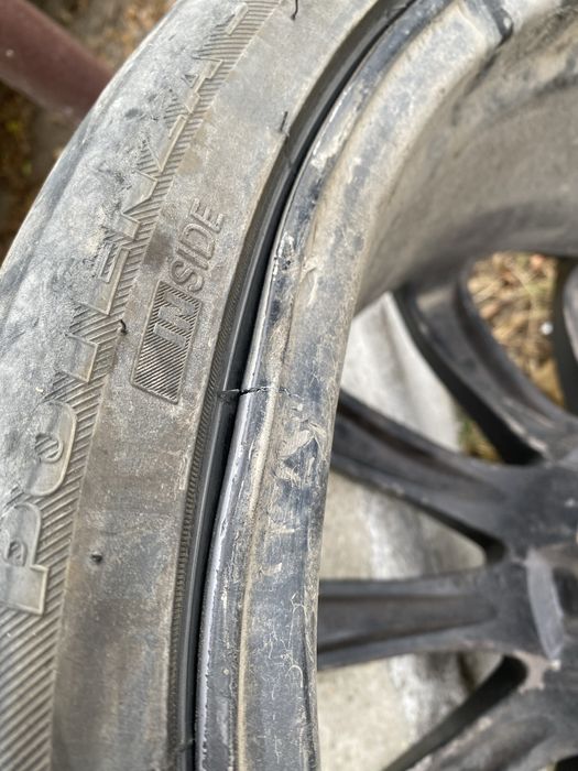 Vând set complet jante + cauciucuri pe 19” – design sport, negru mat