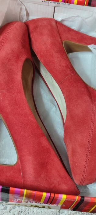 Замшевые туфлли.