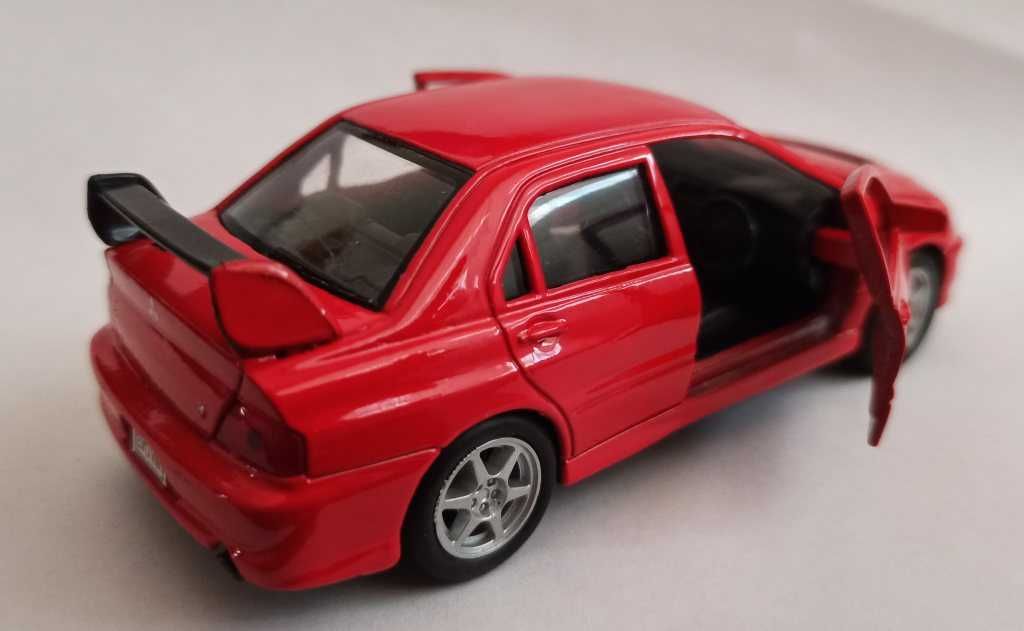 Macheta Mitsubishi Lancer Evo 8 2003 - Welly 1/36