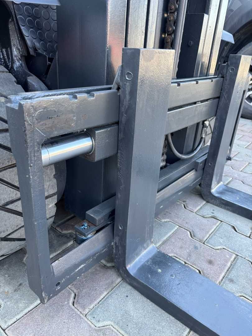 Stivuitor - Motostivuitor Linde Evo H25T-01 TRIPLEX An fabricație 2011