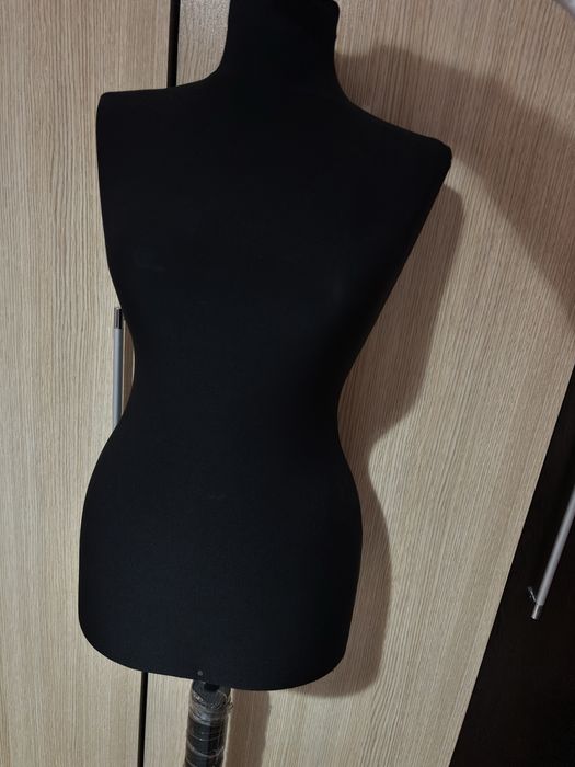 Продавам Стойка за Рокля