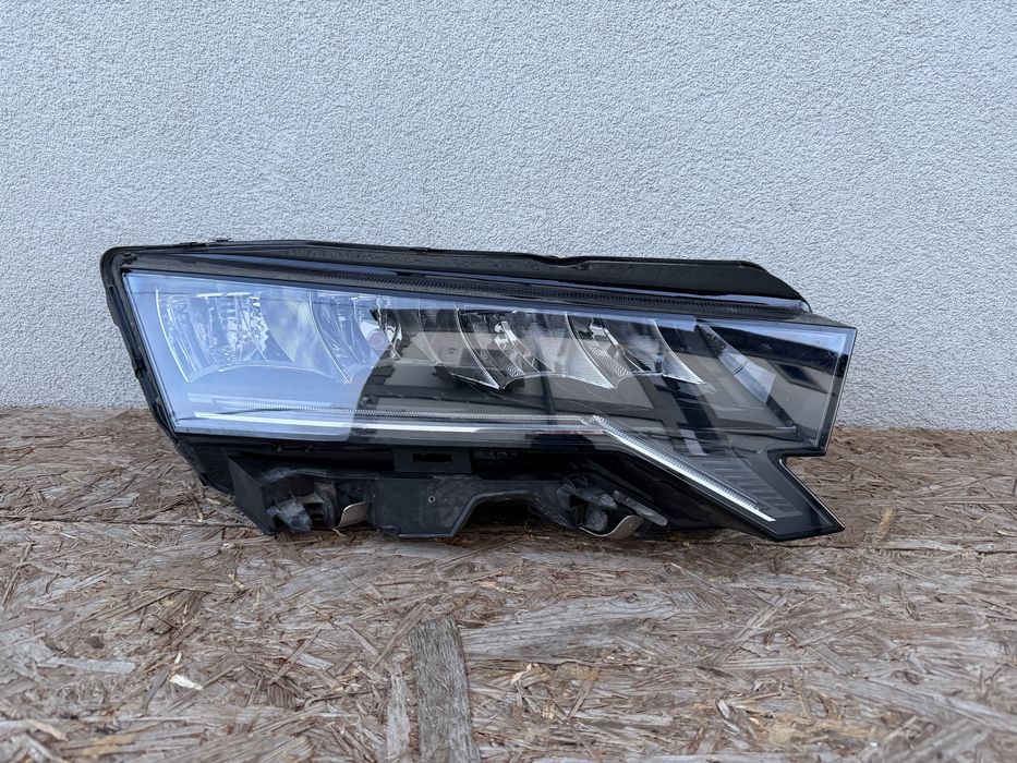 Far dreapta Skoda Octavia 4 Facelift Full LED Original Europa