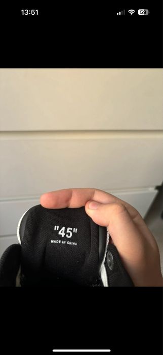 Off white out off ofice (originali)