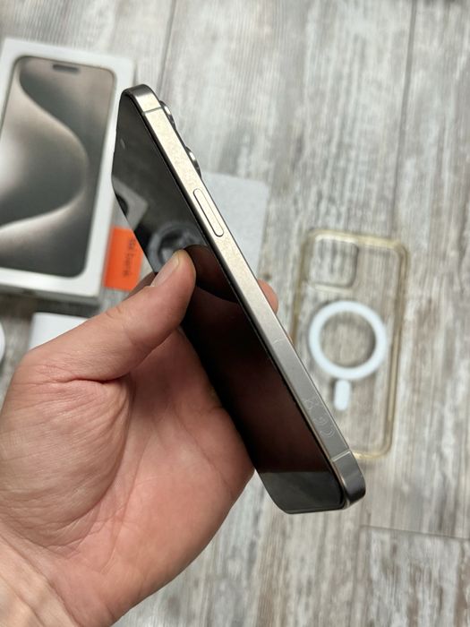 Iphone 15 Pro Max 256 GB - 88 % Battery Natural Titanium Като Нов
