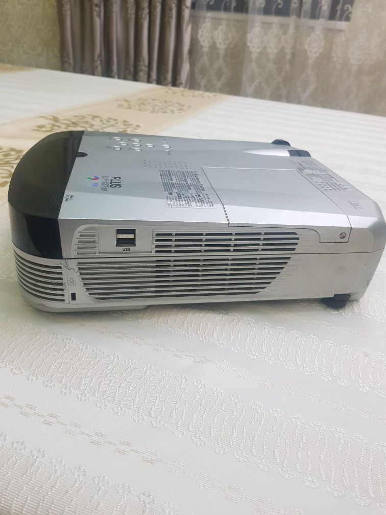 Vidio projector sotiladi