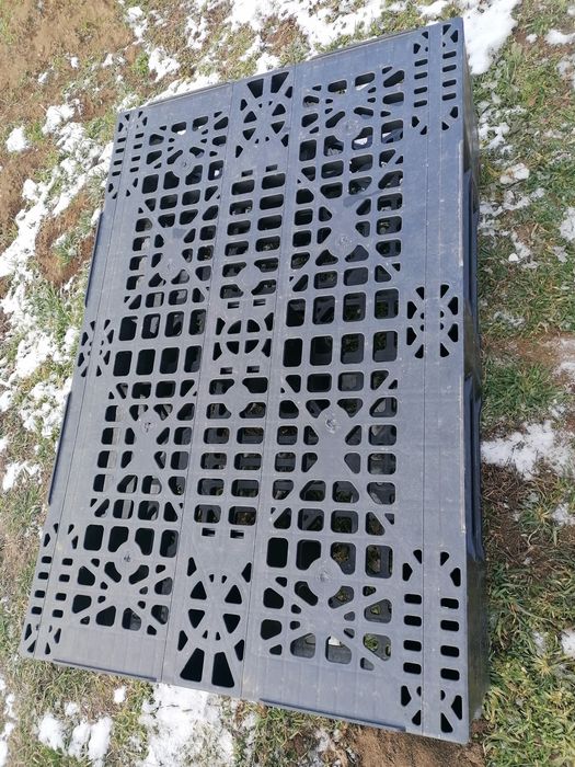Paleti de plastic 80x120x15