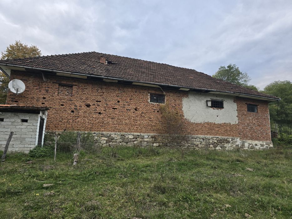 Vand imobil in suprafata de 180 m2