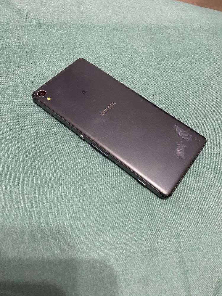 Sony experia , culoare gri