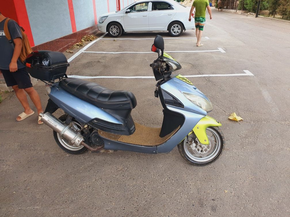Продаются скутер 200 куб