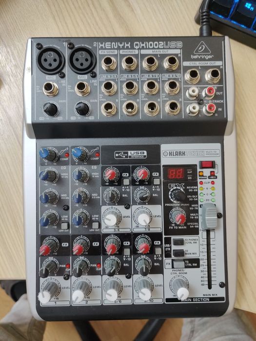 Микшерный пульт Behringer XENYX QX1002USB