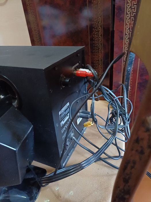Microlab M-700U. Колонка