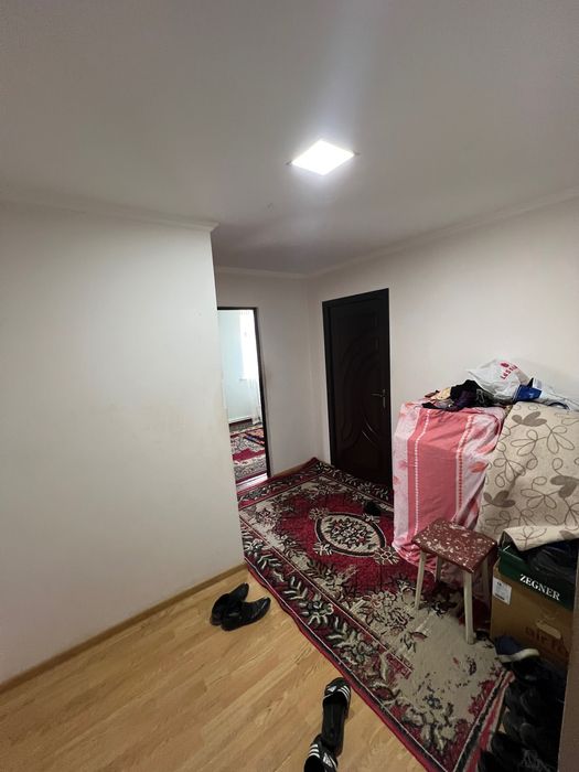 Chirchiq shahar Trosikida 3xonali uy obmenam bor uchastkaga kelishamiz