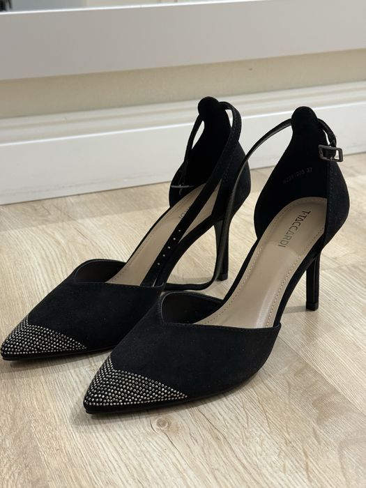 Продам Новые замшевые туфли